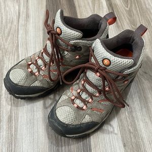 Women's Moab Mid Waterproof Hiking Boot